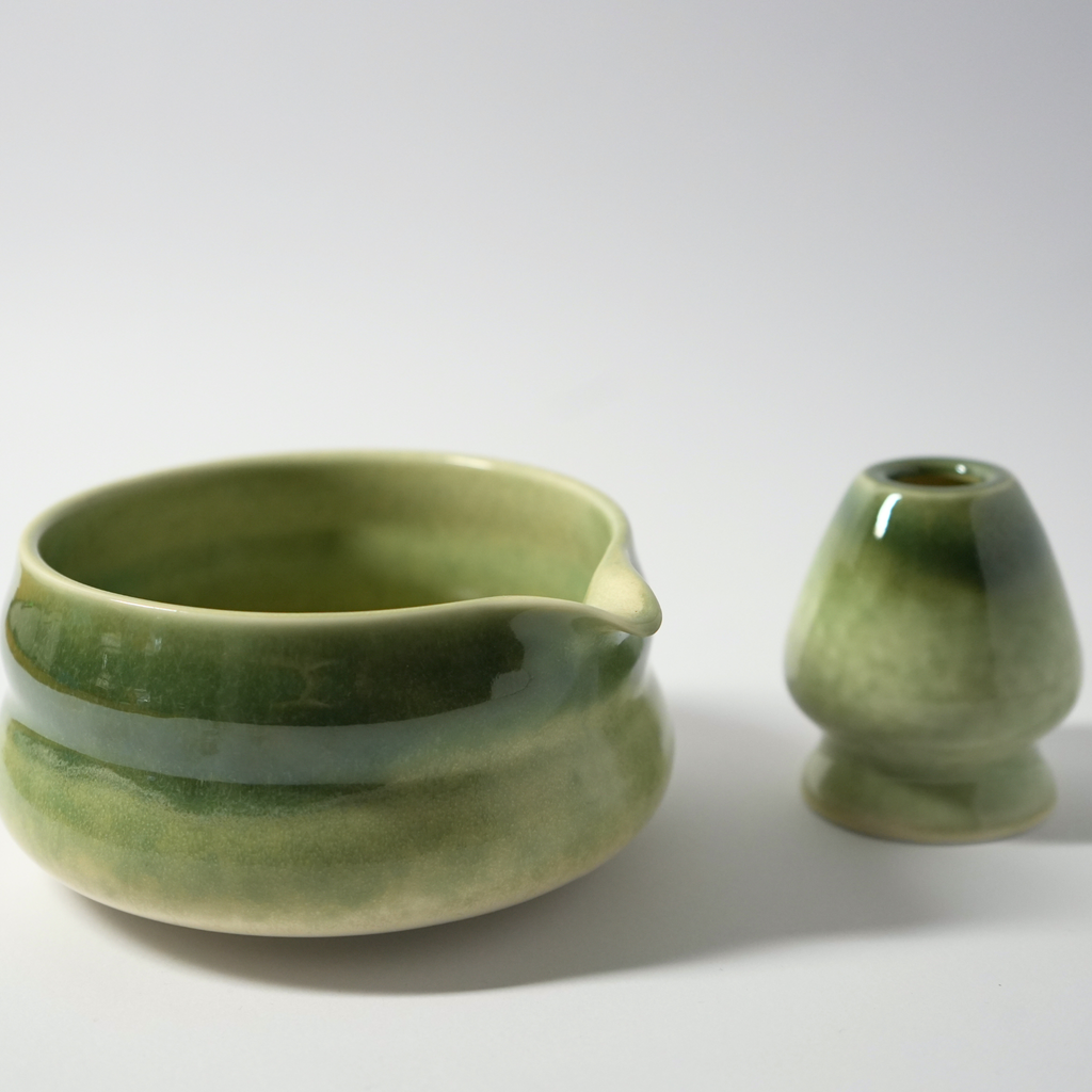 Grønn matcha skål + visp holder (Sett)