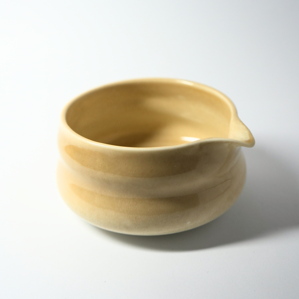 Beige matcha skål + visp holder (Sett)